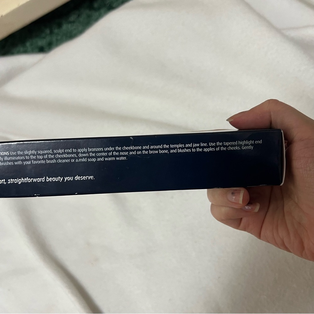 Lune+Aster Contour Duo Brush is a dual-ended makeup brush Sep sale - Picture 3 of 3